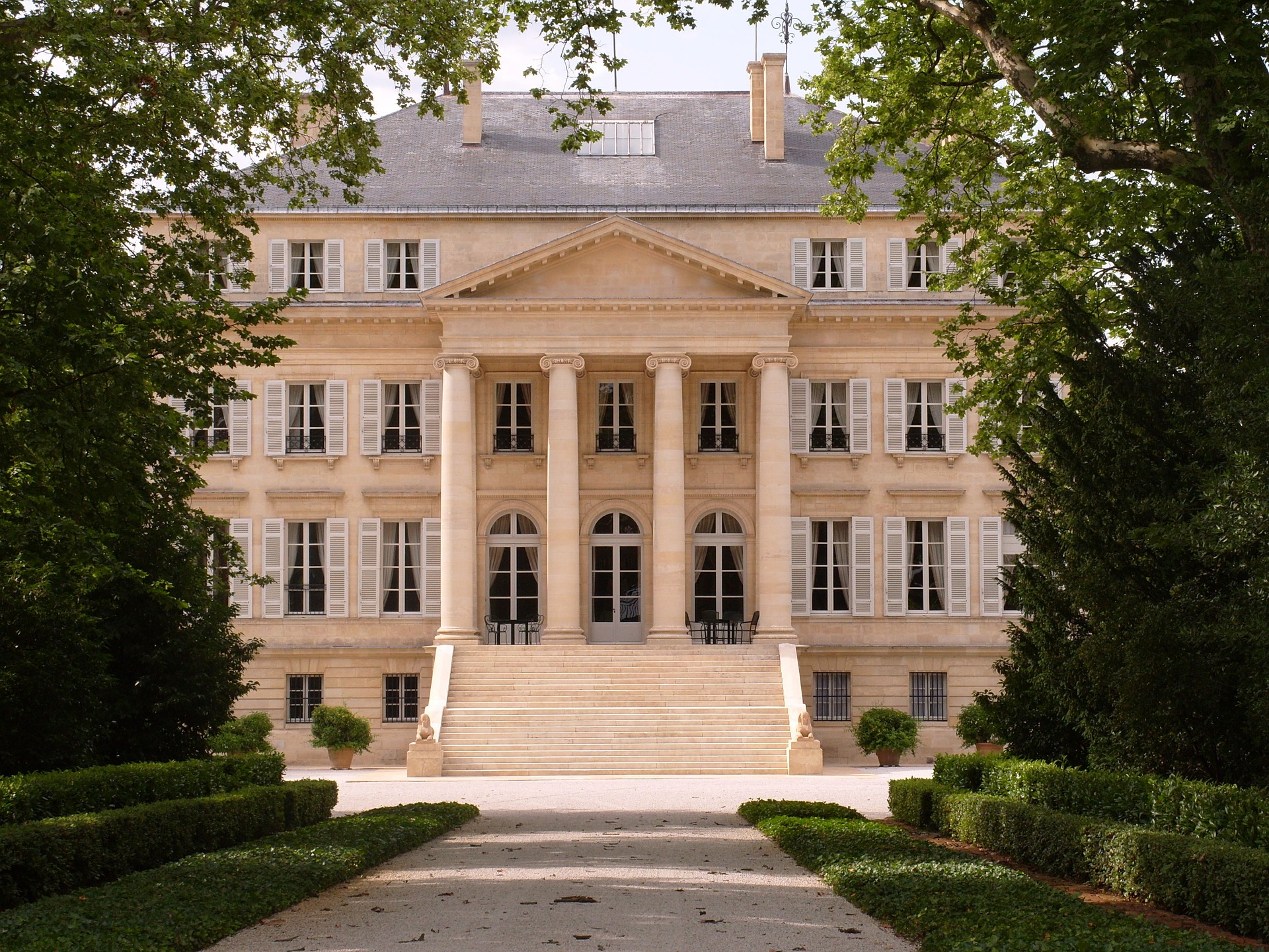 chateau-margaux-459568_1920
